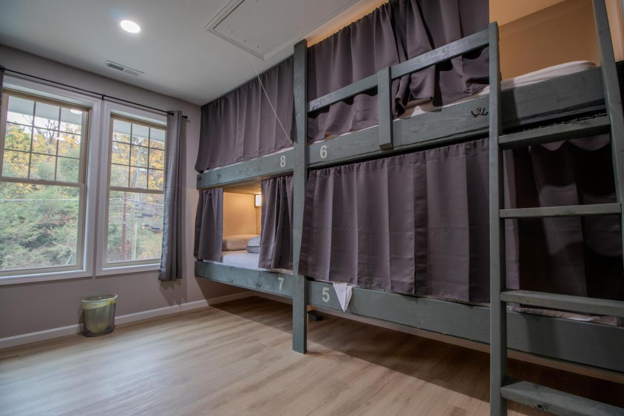 The Lazy Tiger Hostel Woodfin Екстериор снимка